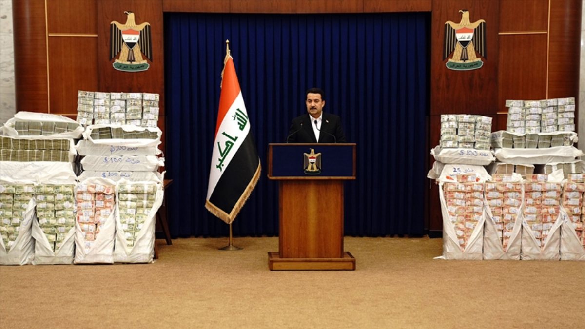 a few of the 2.5 billion dollars stolen in Iraq used to be returned