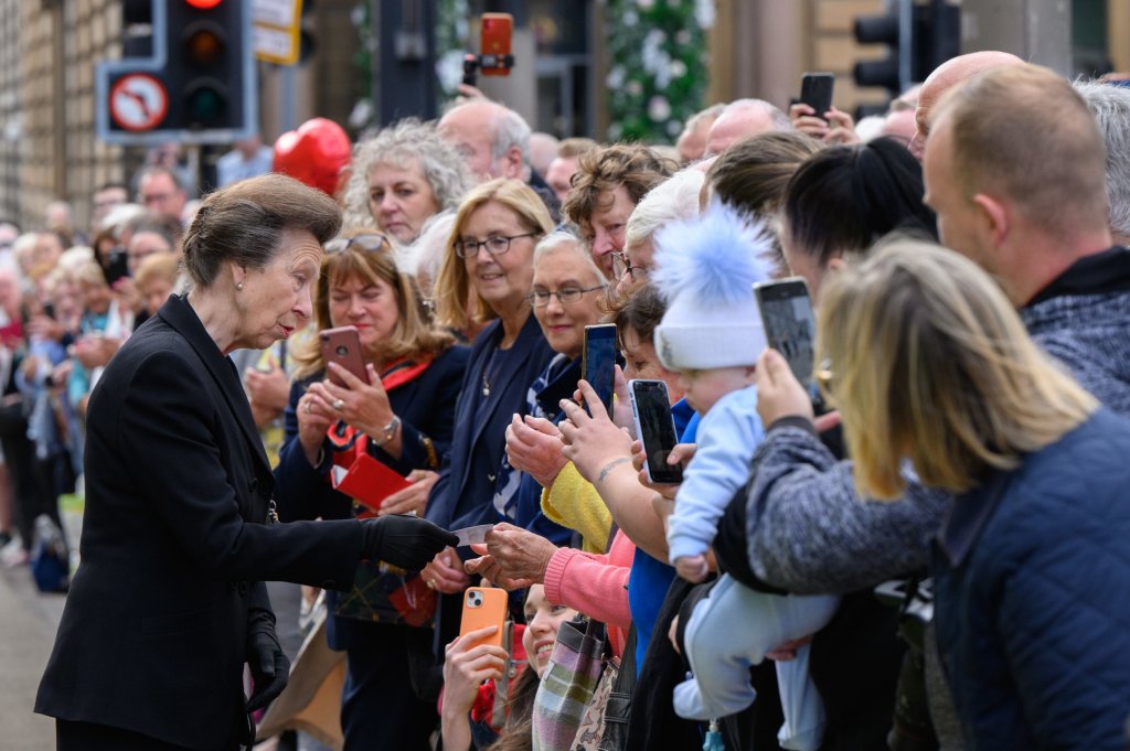 The Princess Royal speaks to individuals of the general public during a trip to Glasgow City Chambers to satisfy representatives of businesses of which Queen Elizabeth II was once Patron.</body></html>” /></div>
<p>PA Picture. See PA tale DEATH Queen. Picture credit will have to learn: John Linton/PA Wire”/>The Princess Royal speaks to mourners in Glasgow (Credits: PA) </p>
<div><img decoding=