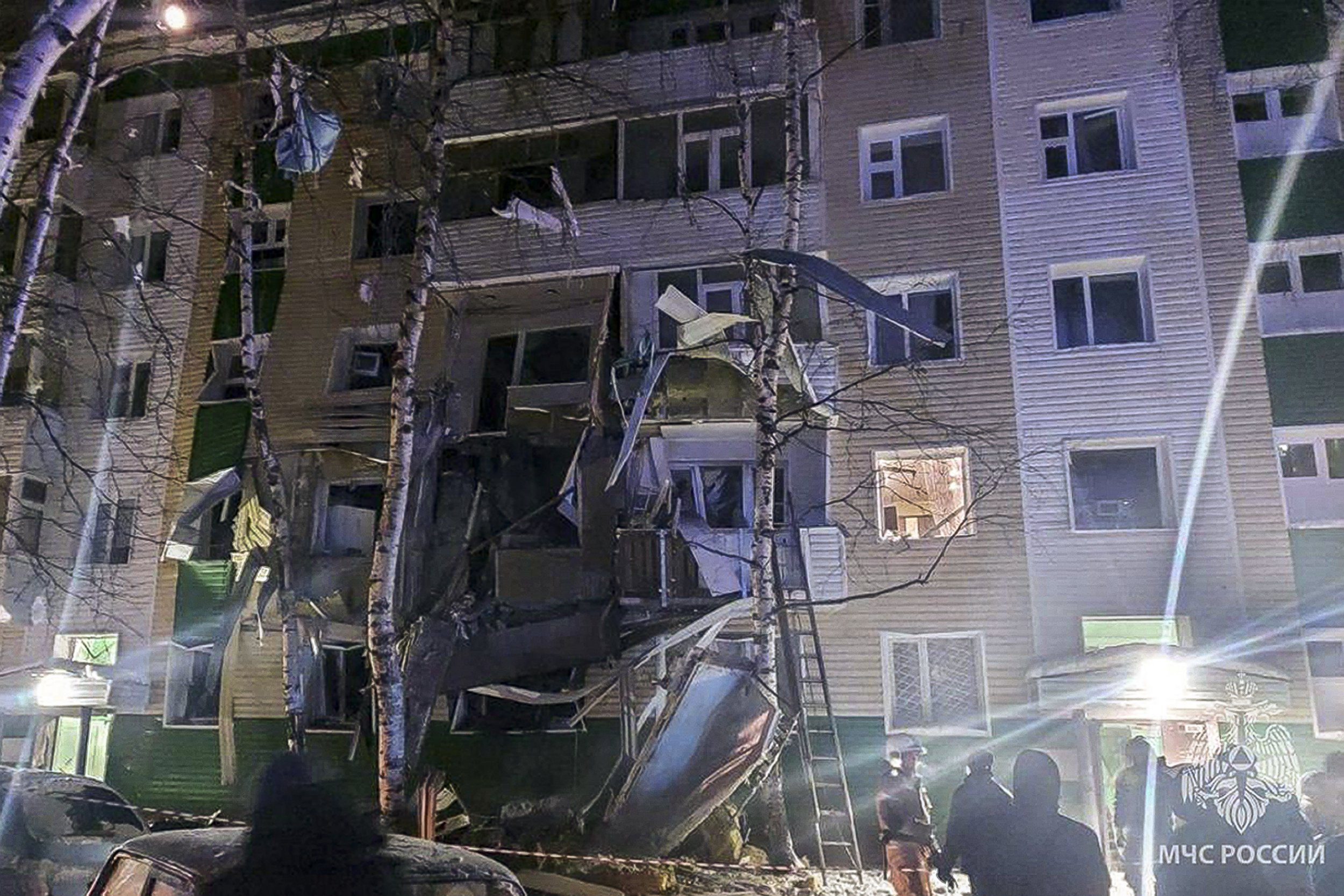 Four folks lifeless after building collapses in Russia