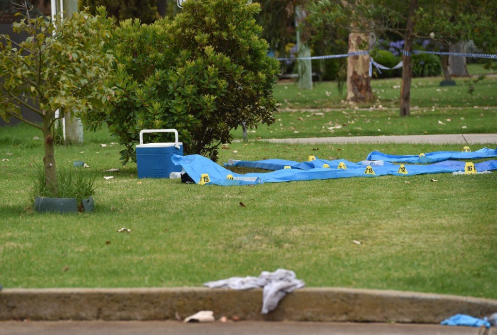 MELBOURNE, AUSTRALIA - NewsWire Photos DECEMBER 28TH, 2022: Police investigate at the scene where a woman was allegedly lit on fire outside a property in Werribee South, Melbourne. Picture : NCA NewsWire / Nicki Connolly