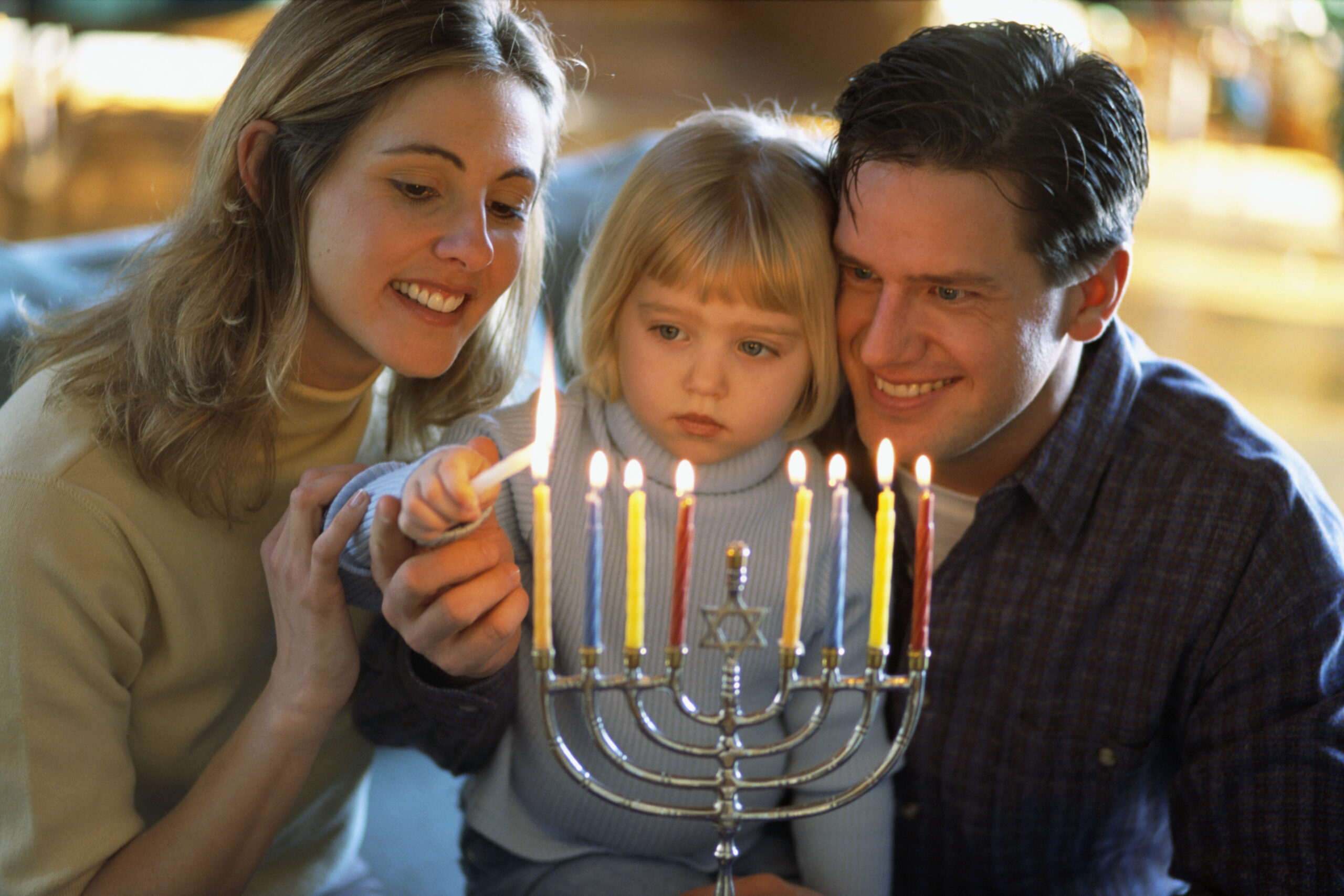 How do you would like somebody a cheerful Hanukkah in Hebrew?