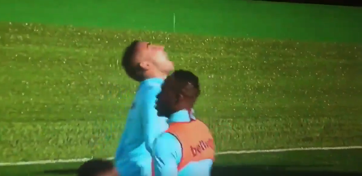 Video: Dimitri Payet perfects the Mesut Ozil chewing gum trick