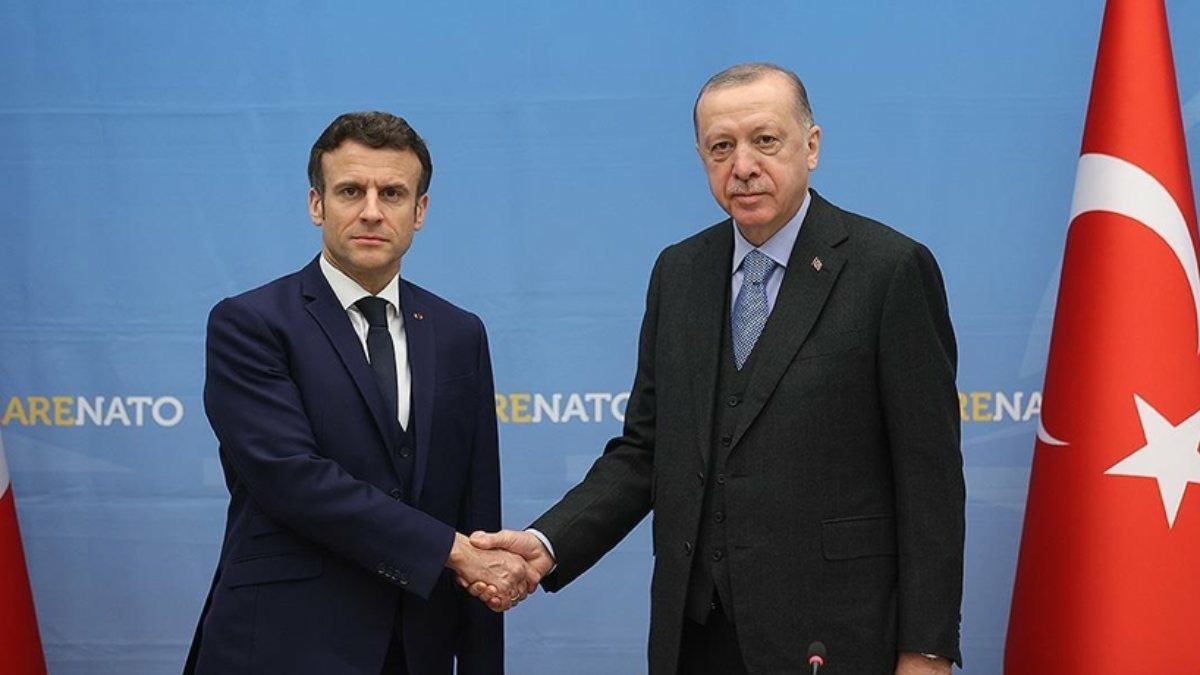 Emmanuel Macron: Erdogan plays an active role in peace talks