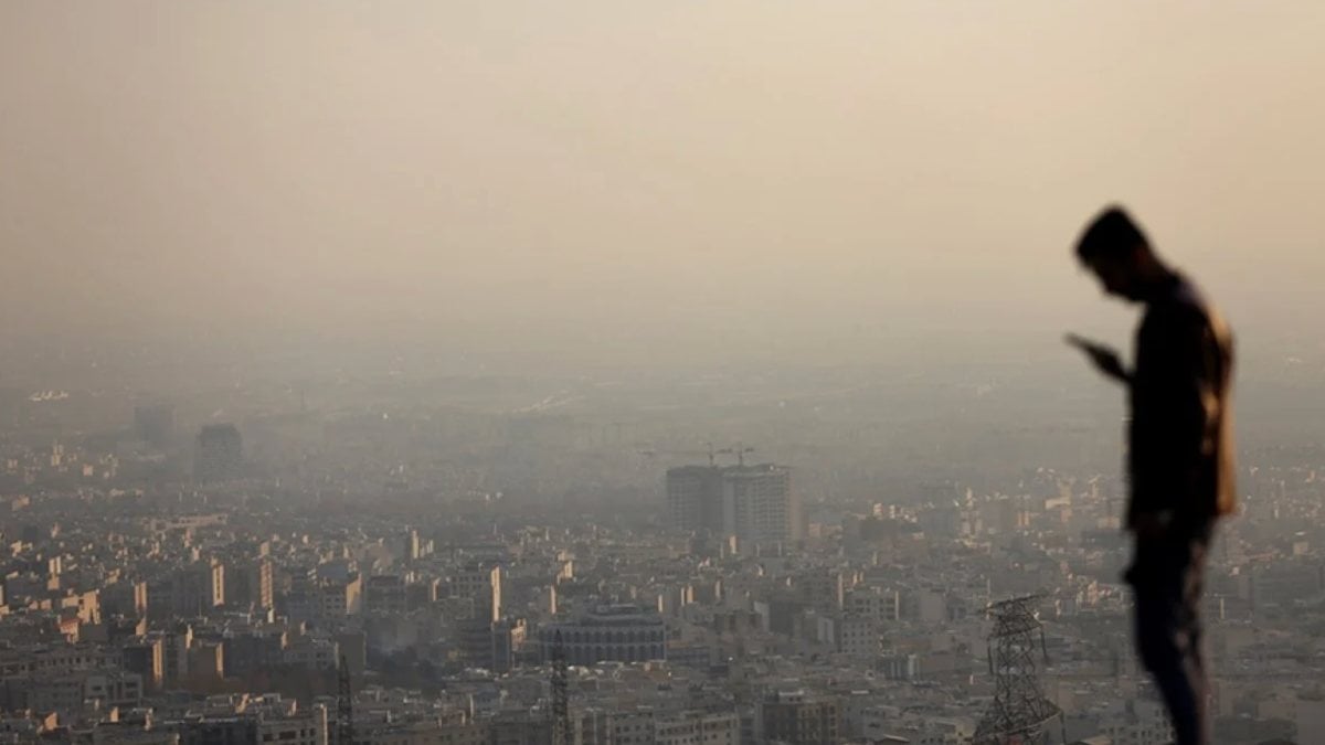 Pollution vacations in Iran