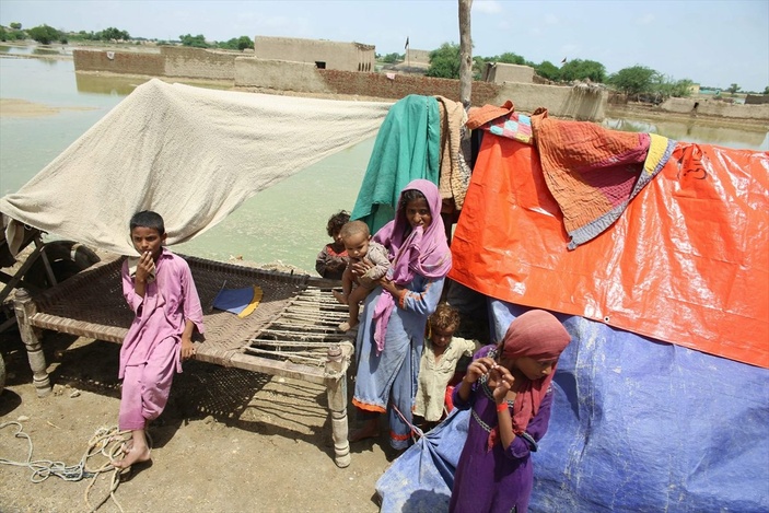 The death toll in floods in Pakistan rose to 1265