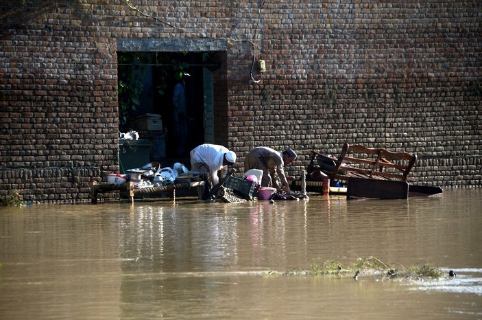 Pakistan's flood death toll rises to 1265