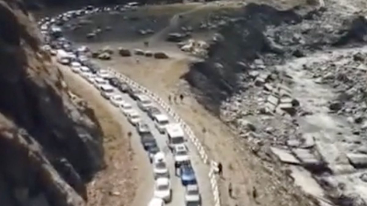 Mobilization queue of 3,000 vehicles on the Russia-Georgia border