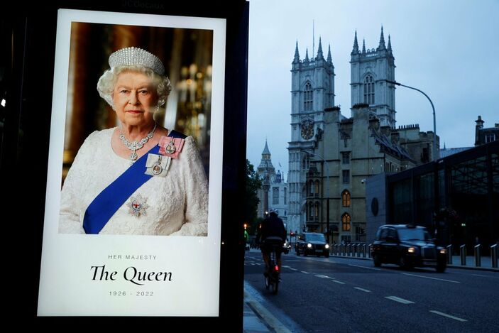 Private aircraft and official vehicle ban for state leaders at Queen Elizabeth's funeral