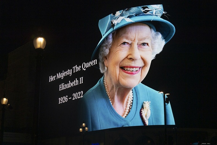 Queen Elizabeth height cause of death revealed