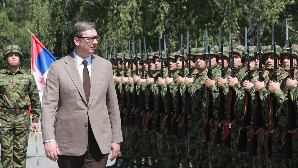 Serbian President Vucic orders the army to 'ready'