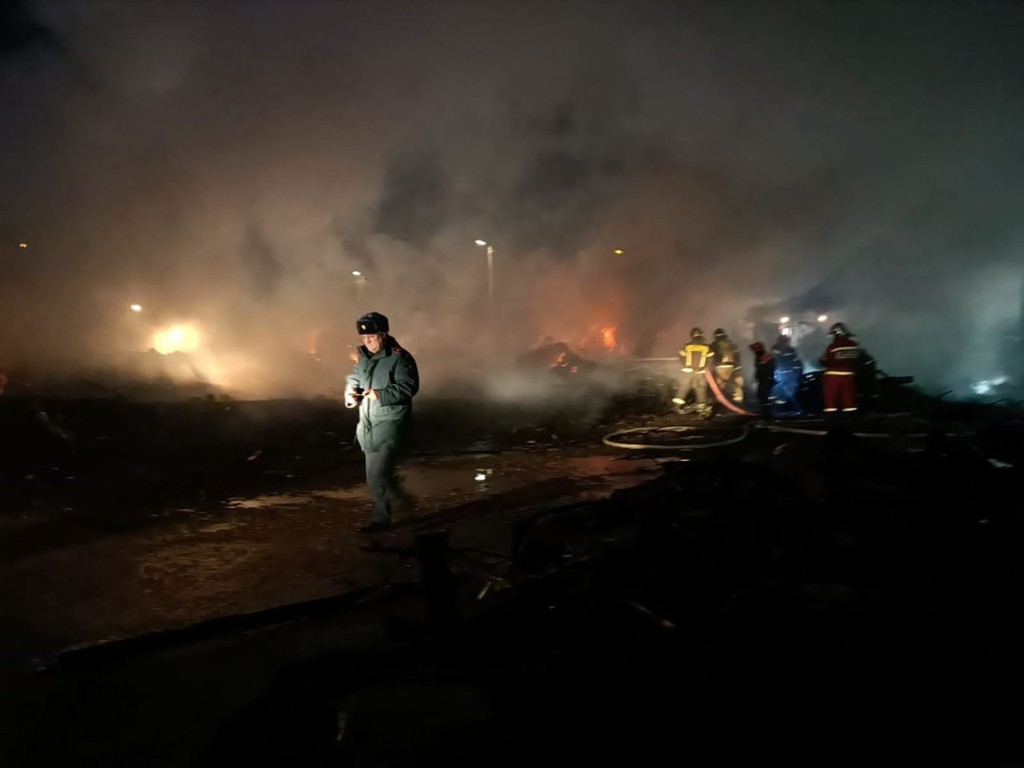 At least seven dead in fire at makeshift barracks where construction workers of Tavrida highway in Crimea stayed.