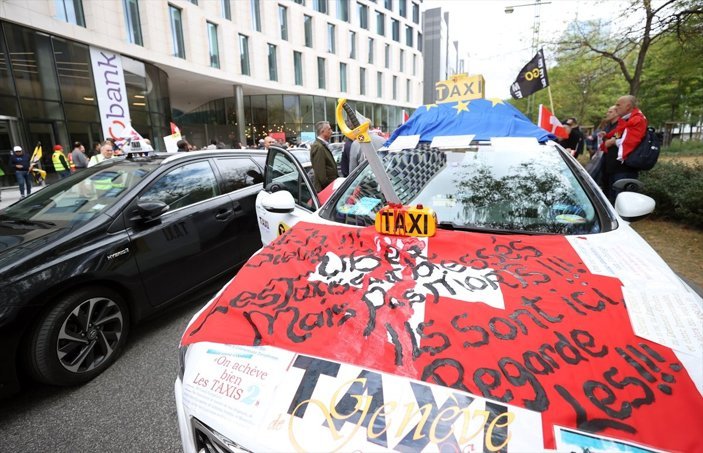 Taxi drivers protest Uber in Brussels