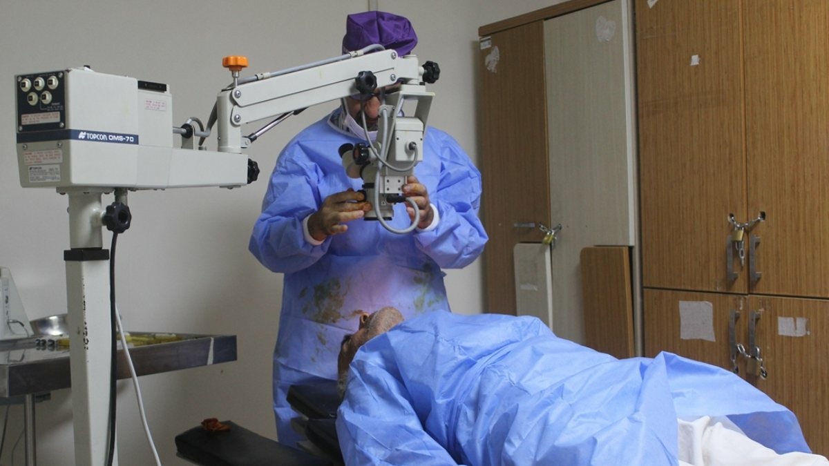 Turkish doctors performed cataract surgery on 50 patients in Tel Abyad