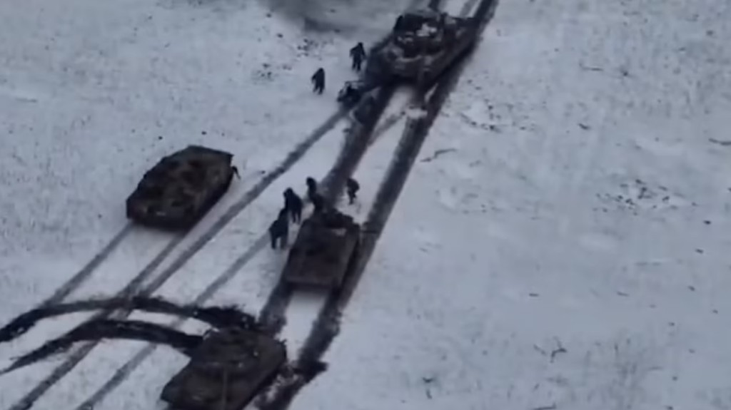 Ukrainian military drones have filmed Russian soldiers fleeing