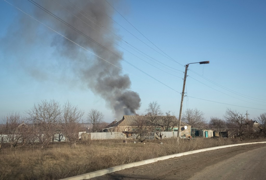 A house burns after a Russian military strike, as Russia's attack on Ukraine continues, near the city of Vuhledar, Donetsk region, Ukraine January 27, 2023. REUTERS/Oleksandr Ratushniak