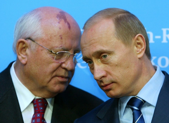 Vladimir Putin, Mihail Gorbachev