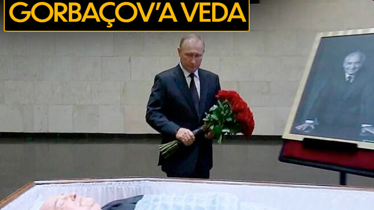 Vladimir Putin bids farewell to Mikhail Gorbachev