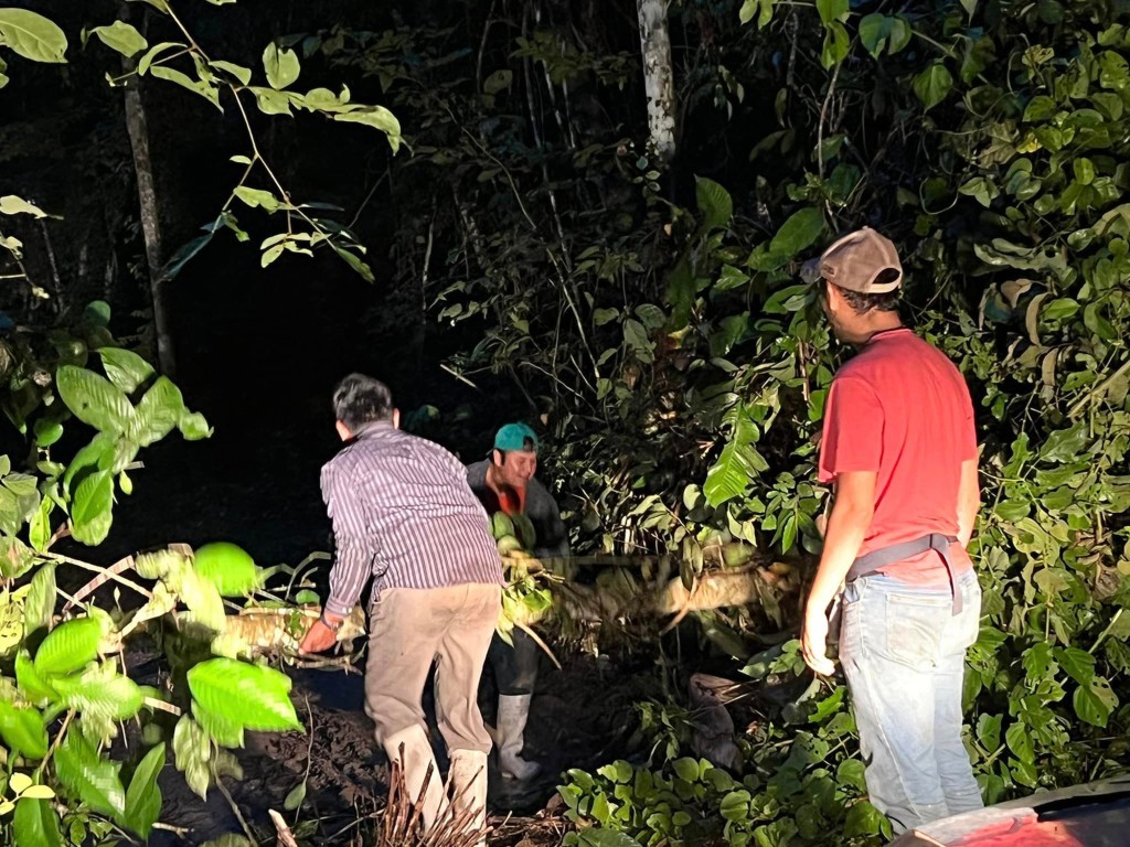 Picture shows the people that were looking for Jhonatan Acosta, 30. He was missing since Jan. 25, 2023, and was rescued after 30 days in the jungle in Baures, Bolivia. (@tayita.acostaabuid/Newsflash)