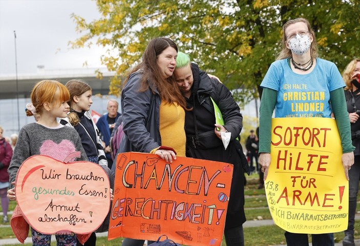 Almanya’da artan fiyatlar protesto edildi