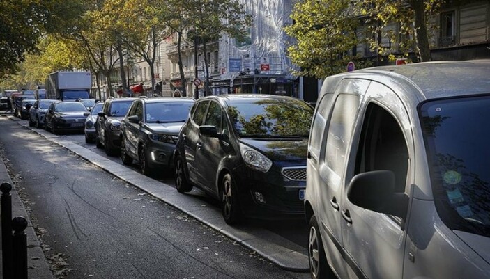 Fransa'da bazı bölgeler akaryakıt satışına kısıtlama getirdi