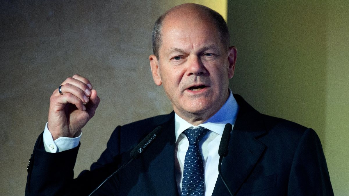 Olaf Scholz'dan nükleer santrallerin çalıştırılması talimatı