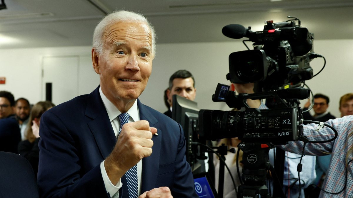 Biden: Demokratlar akıntıya karşı kürek çekiyor