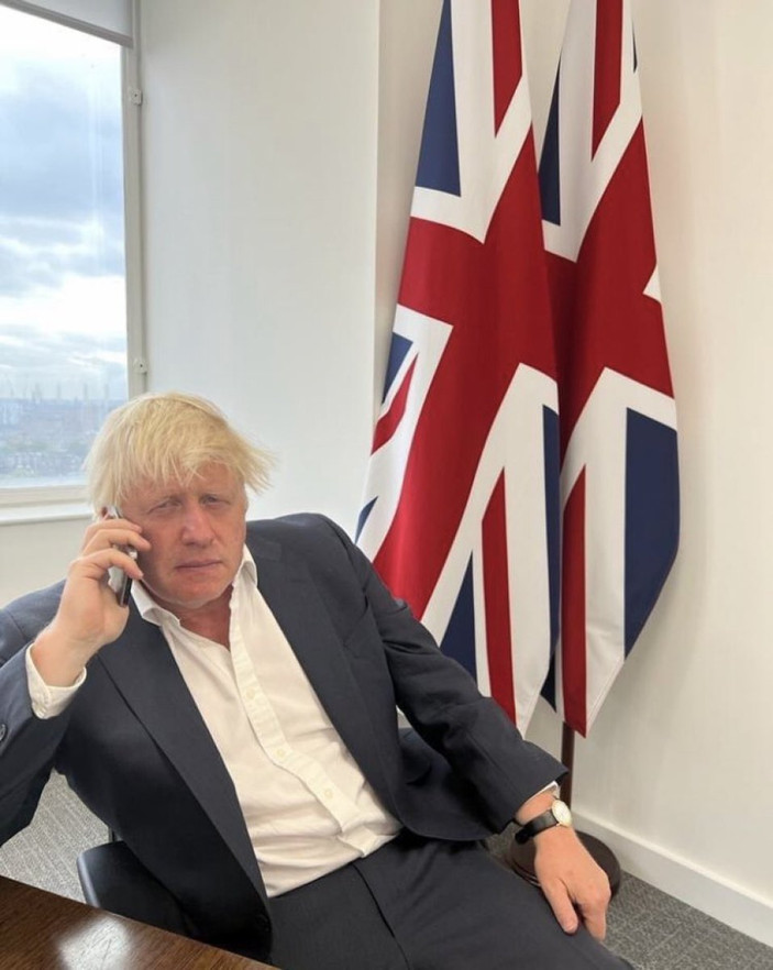 Boris Johnson, destekçileriyle toplantı yaptı