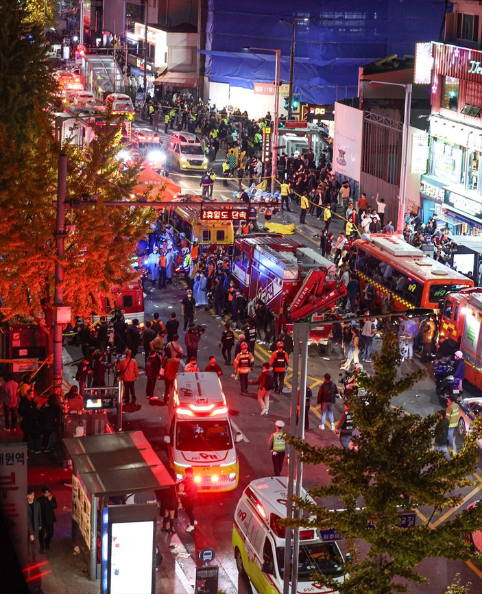 Güney Kore İçişleri Bakanı, izdiham felaketi için özür diledi