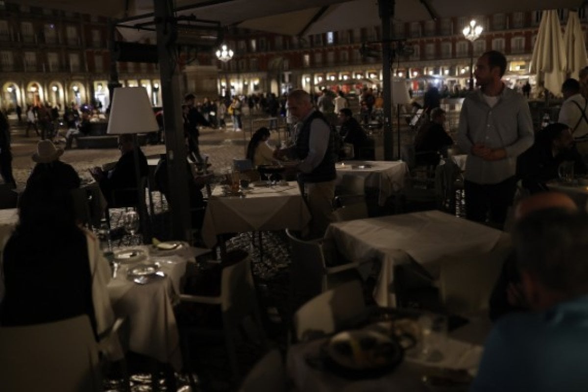 İspanya da kafe ve restoranlar, enerji fiyatlarını protesto etti #1