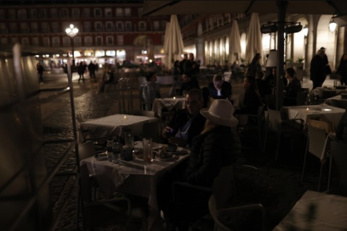 İspanya da kafe ve restoranlar, enerji fiyatlarını protesto etti #3