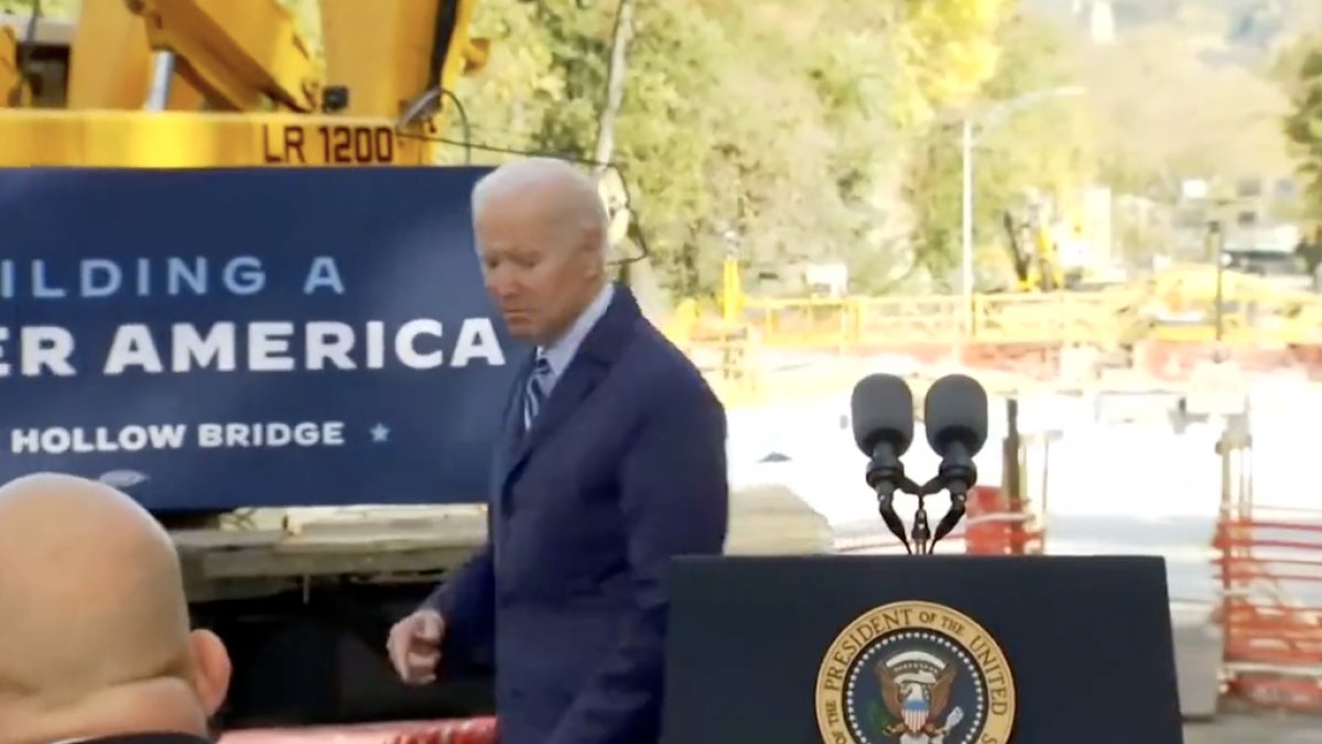 Joe Biden, önce boşlukla konuştu sonra yönünü şaşırdı #2