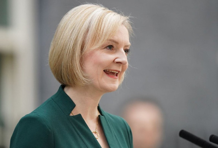 Liz Truss: Bizi daha parlak günlerin beklediğini biliyorum