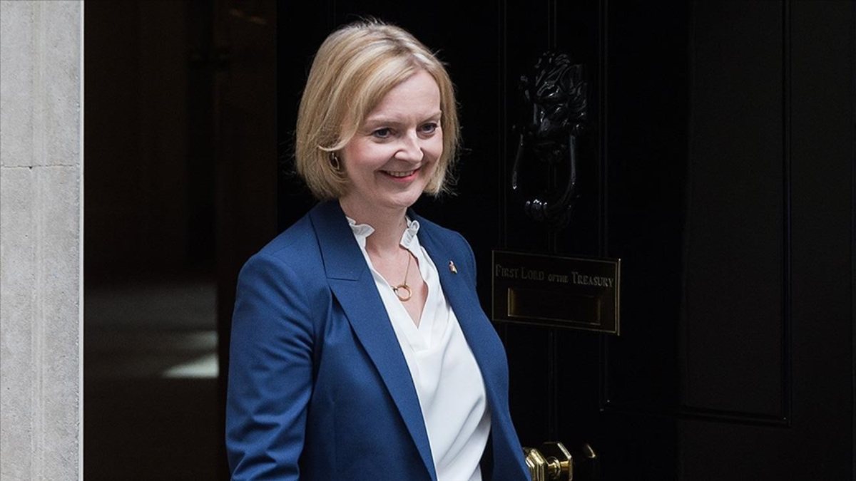 Liz Truss: Hatalarım için özür dilerim, ancak istifa etmeyeceğim