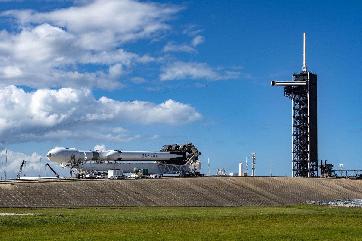 SpaceX’in Falcon Heavy roketi 2019’dan bu yana ilk kez uzaya fırlatıldı #1